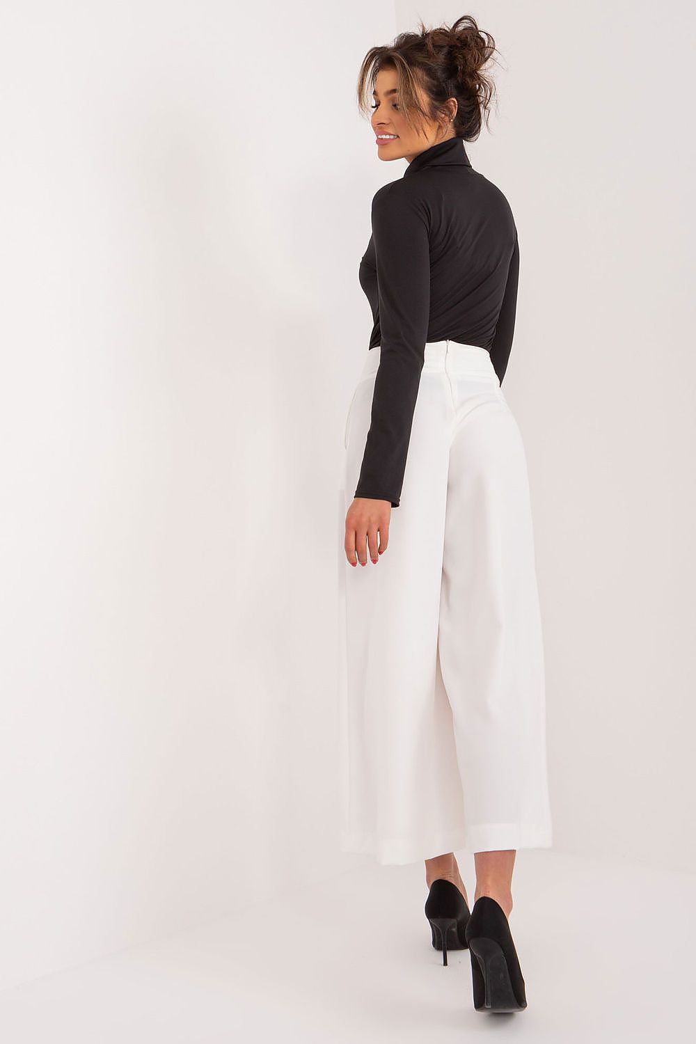 Women trousers model 192505 Italy Moda