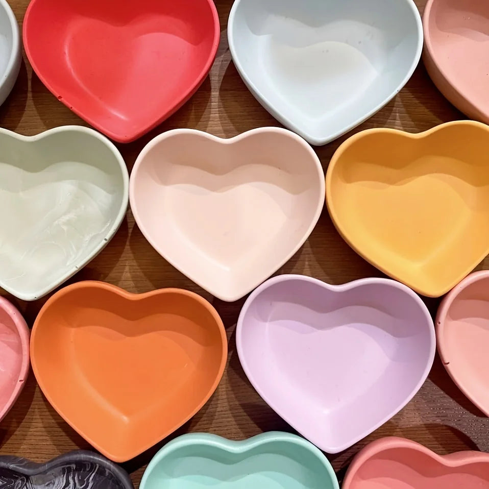 Concrete Stripe Storage Tank Silicone Mold - Heart-Shaped Disc and Elliptical Tray Mold for Gypsum, Cement, and Resin Crafts